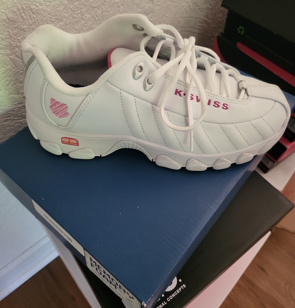 K-Swiss White and Pink Women's Tennis Sneakers